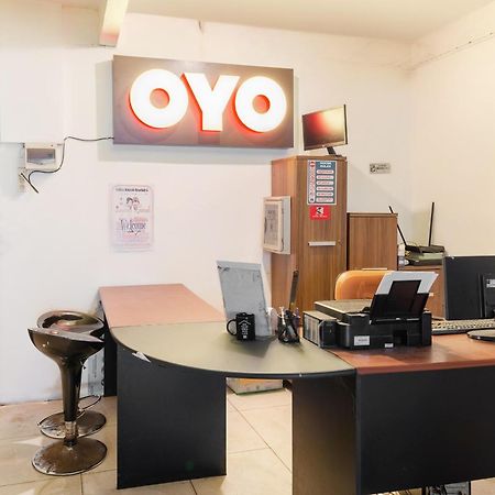 Hotel Oyo 1102 Griya Aisyah Syariah 1 Surabaya Esterno foto