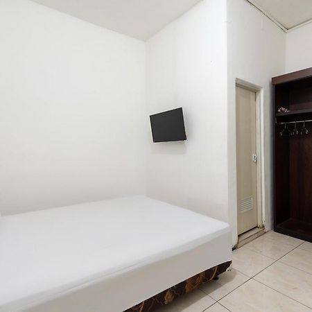 Hotel Oyo 1102 Griya Aisyah Syariah 1 Surabaya Esterno foto