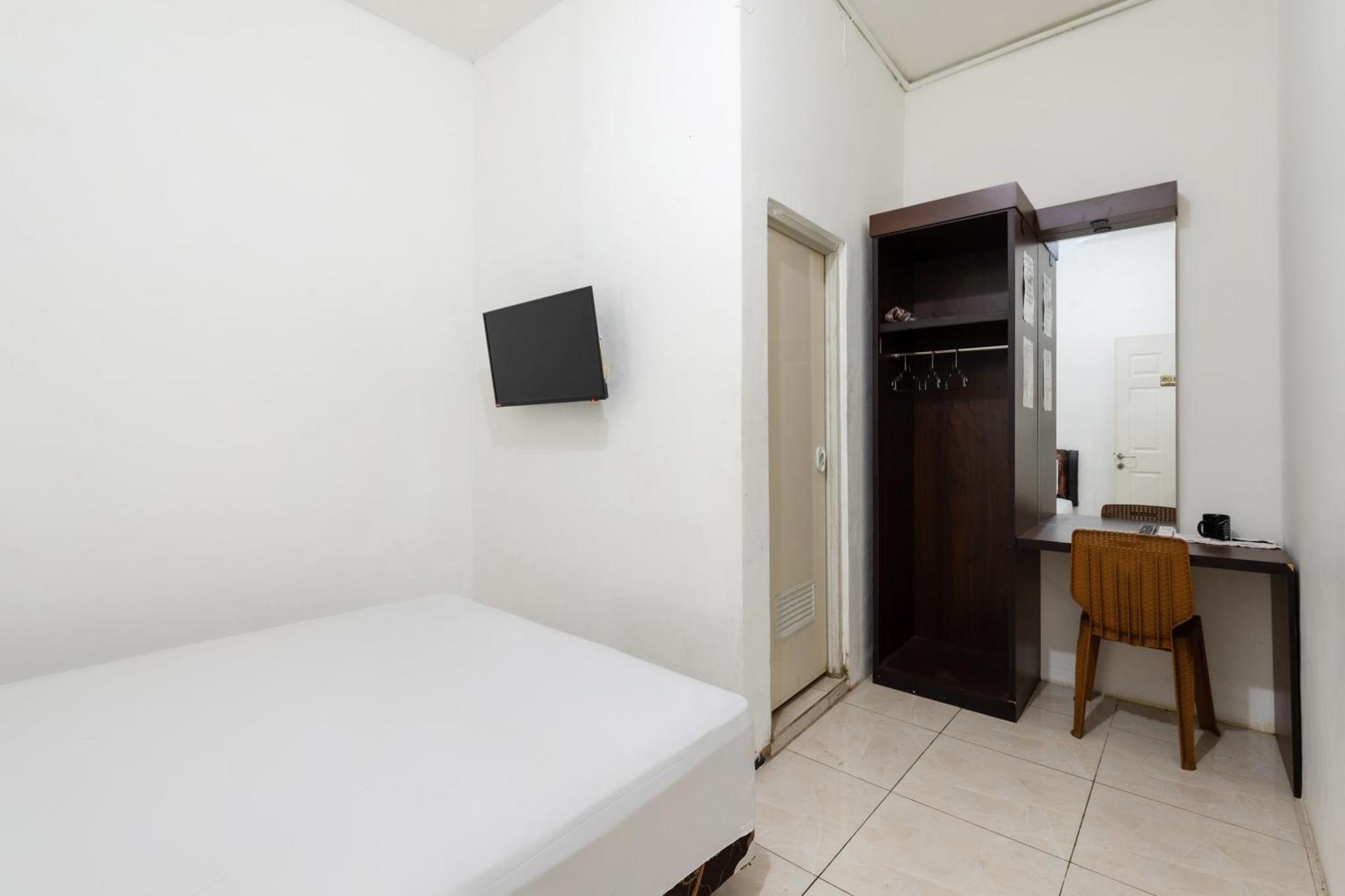 Hotel Oyo 1102 Griya Aisyah Syariah 1 Surabaya Esterno foto